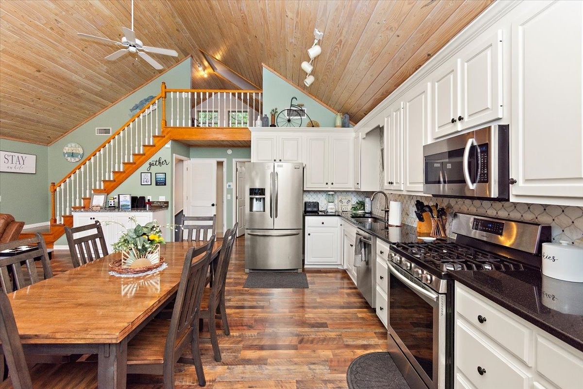4250 Four Seasons Rd