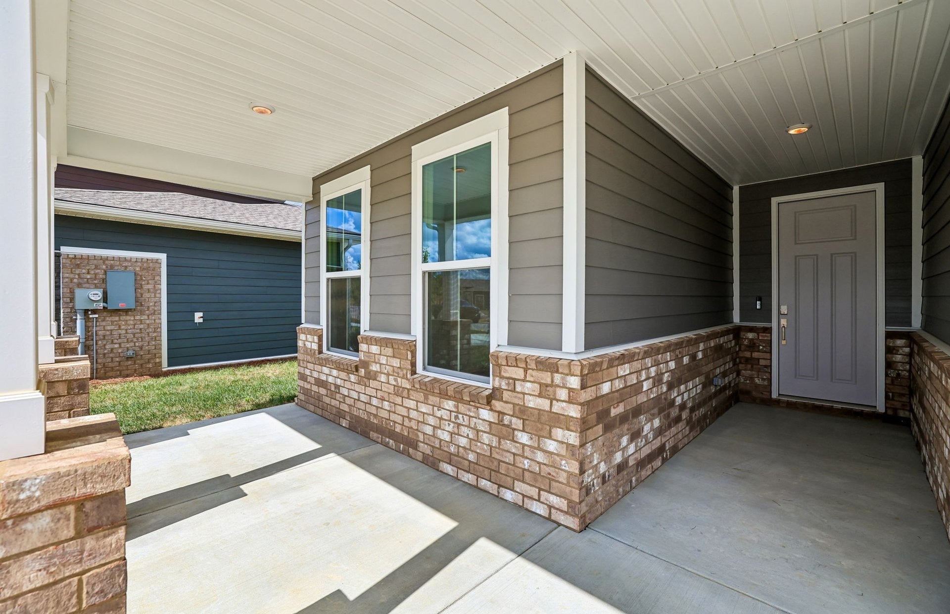 911 Bur Oak Rd