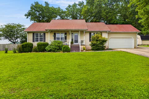 Photo of 291 Idlewild Dr, Sparta, TN 38583 (MLS # 3518805)