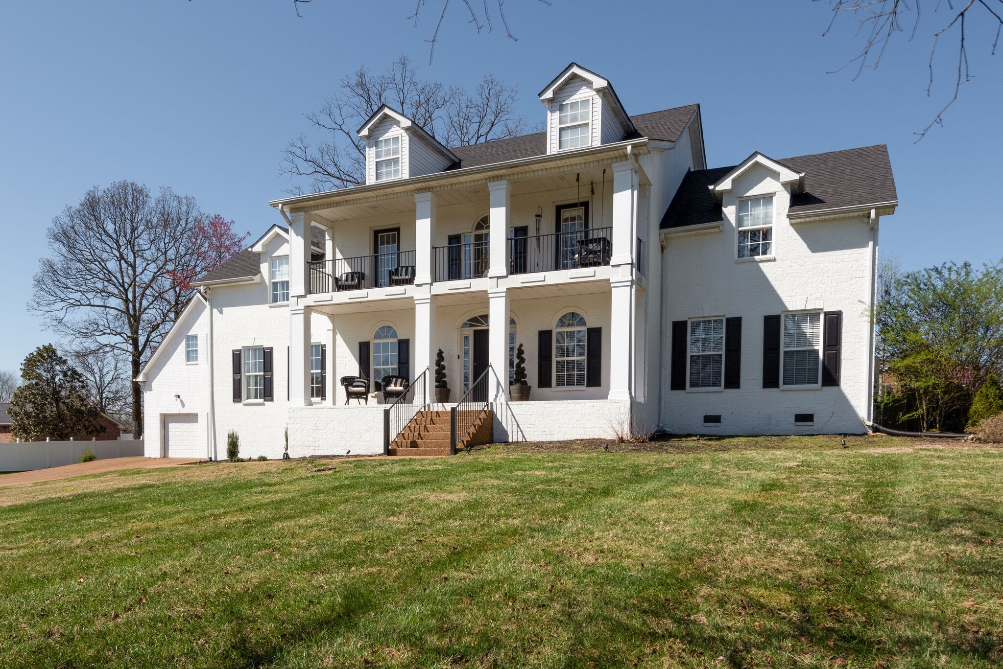 111 Meadowood Loop