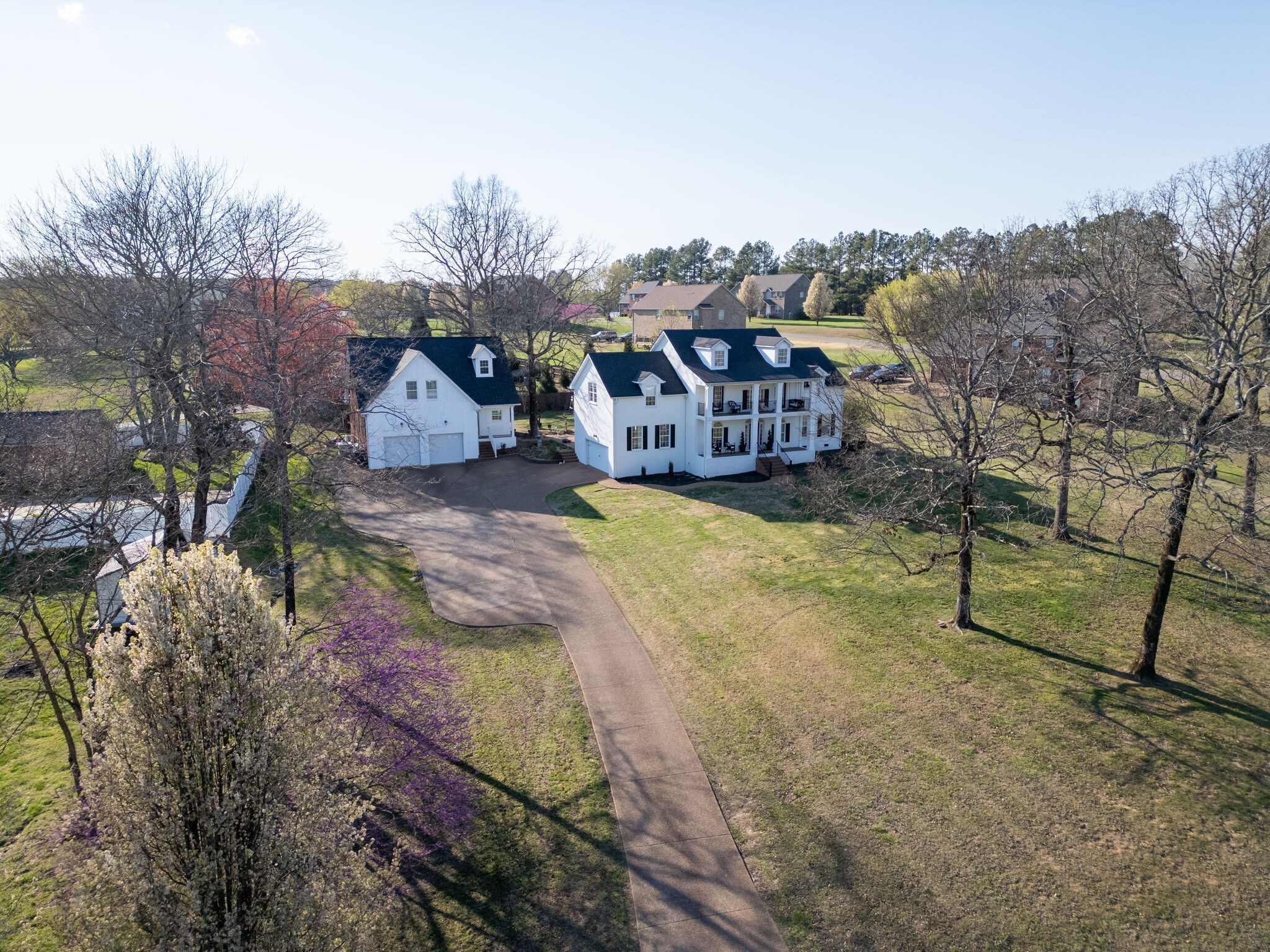 111 Meadowood Loop