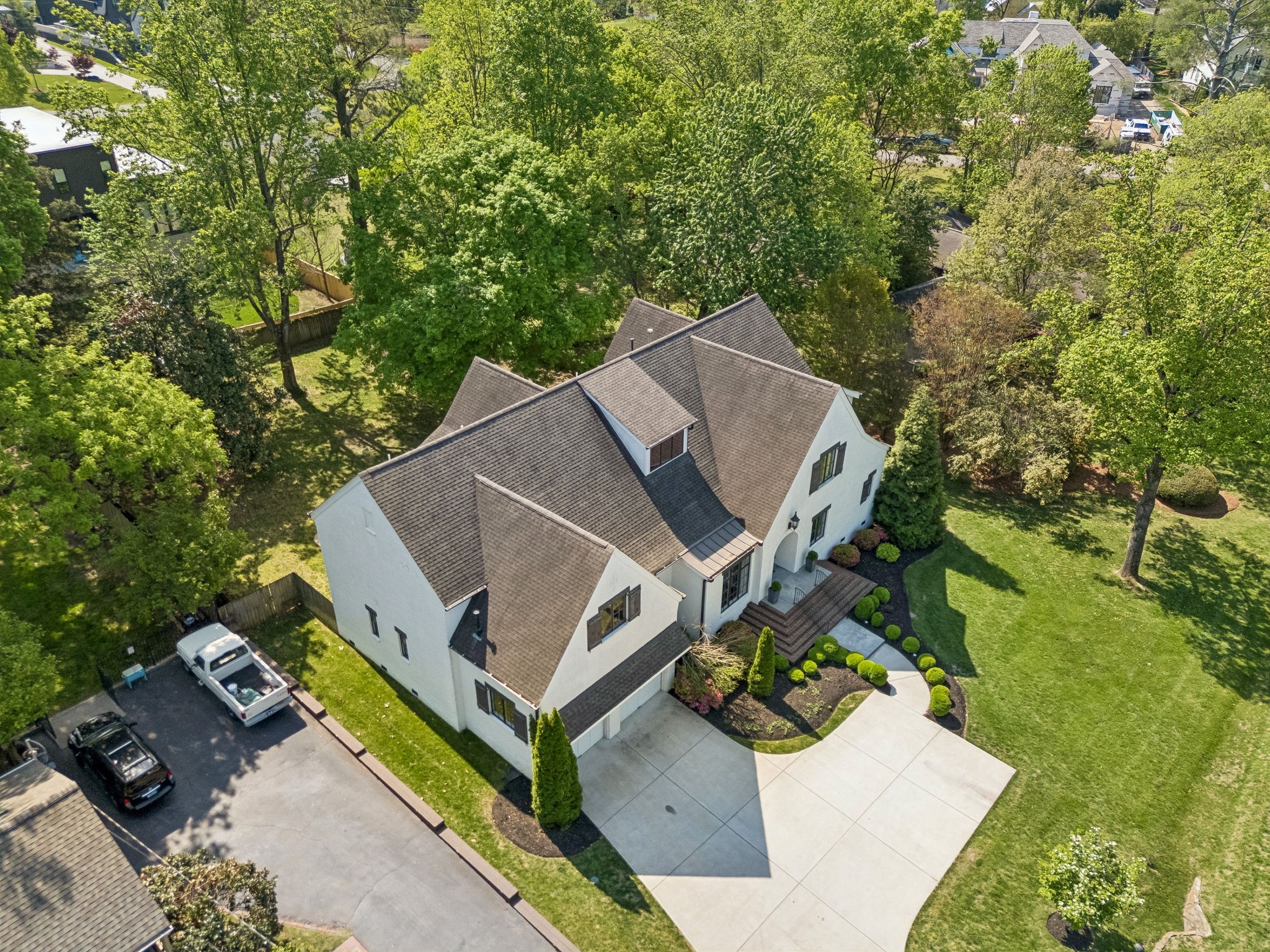 4040 Russellwood Dr