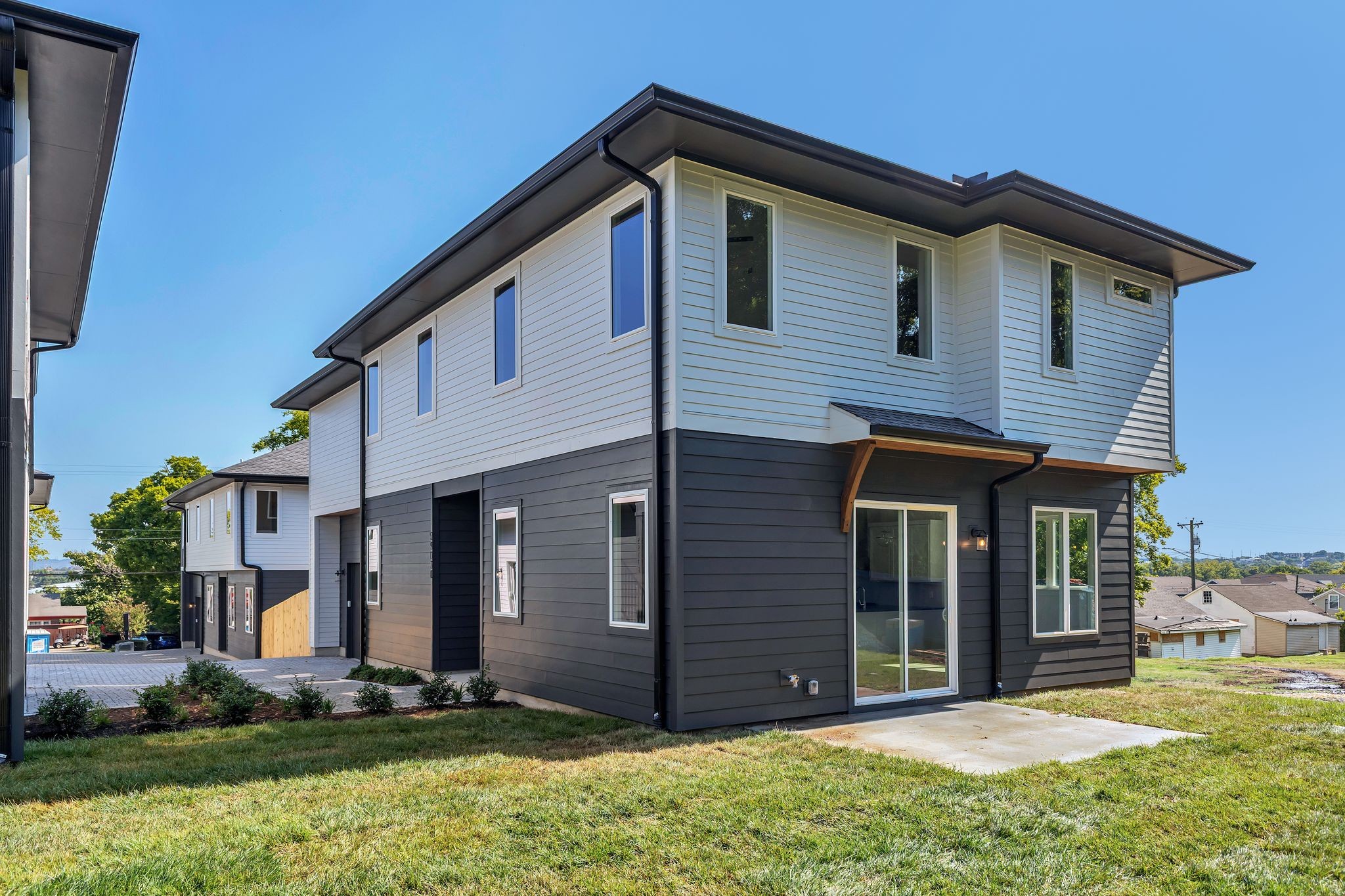 5917D Robertson Ave Left Back