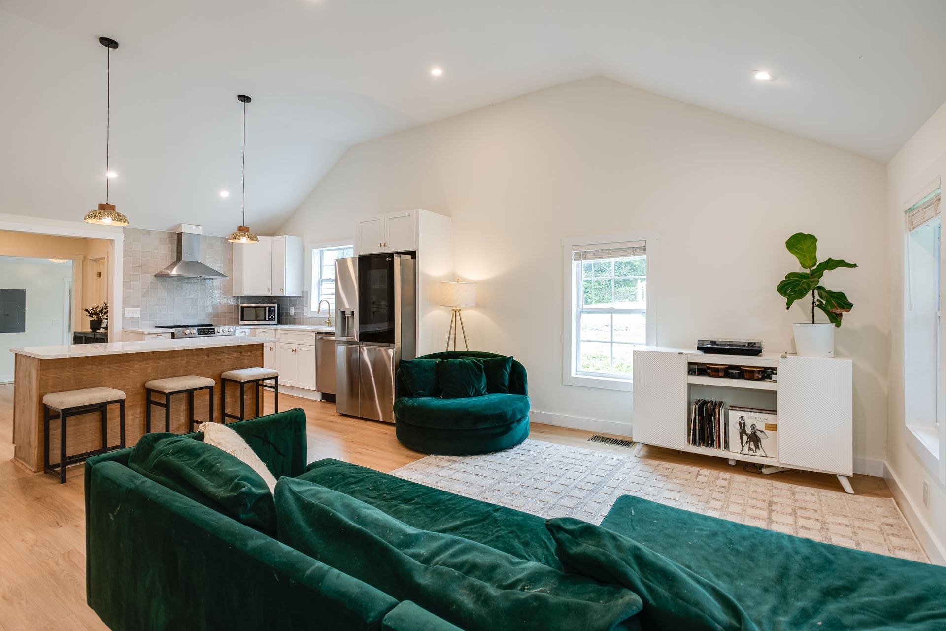 4017 Cedar Cir