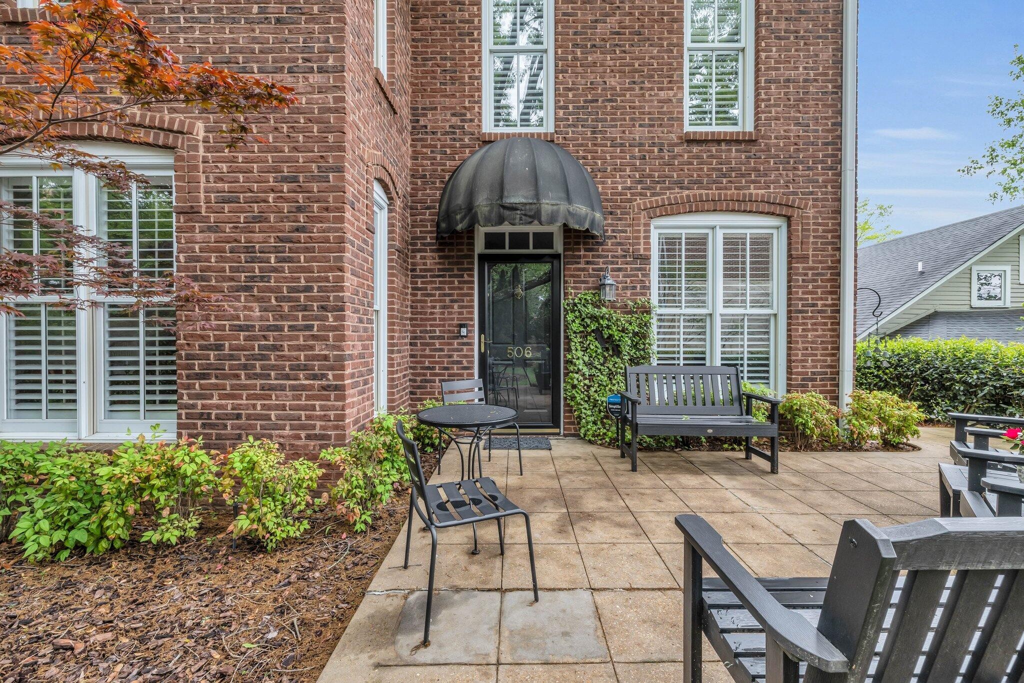 506 Lindsay Court