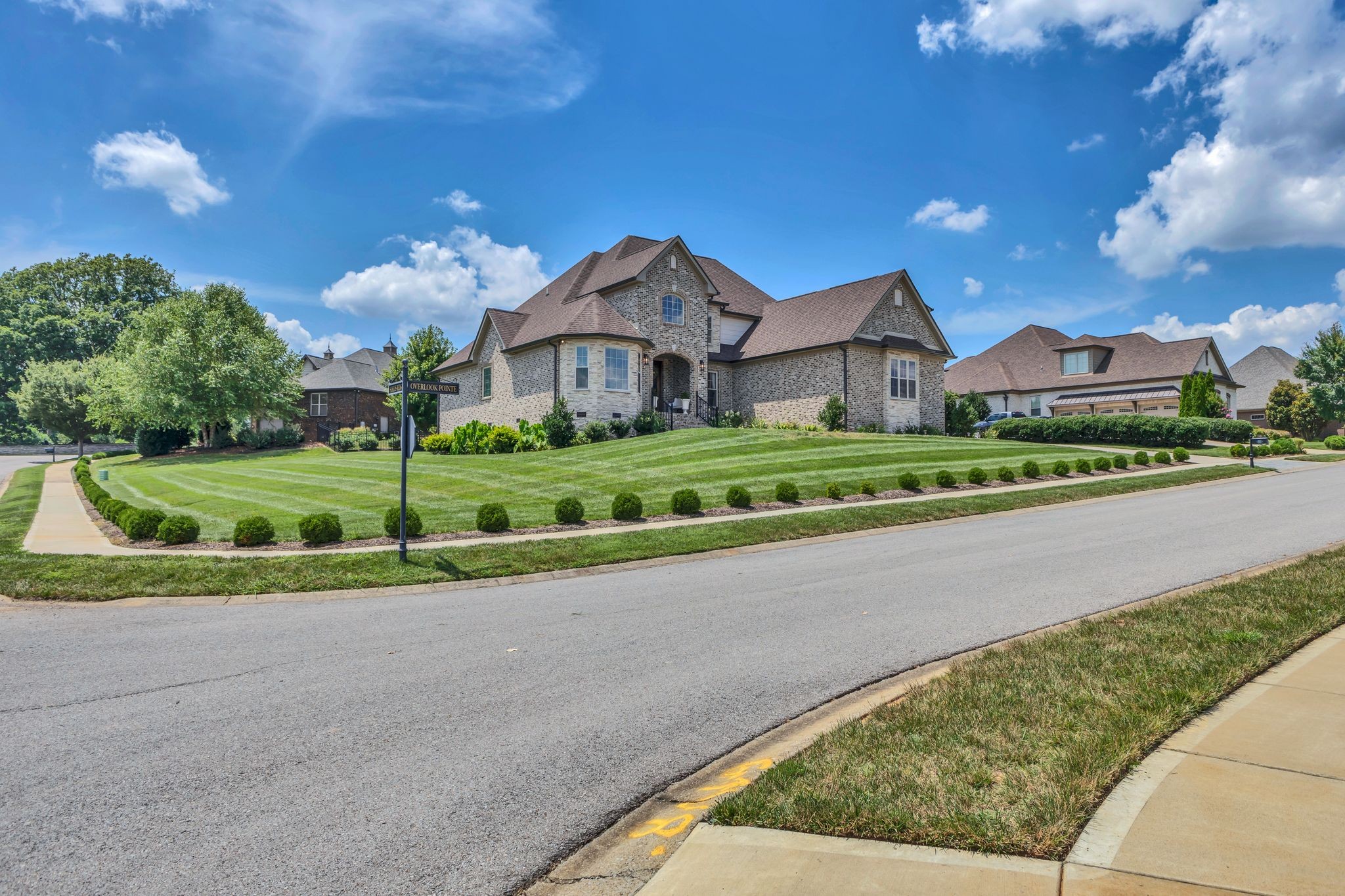1484 Overlook Pointe