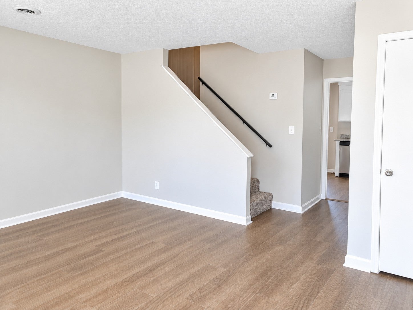 610 Commerce St 22