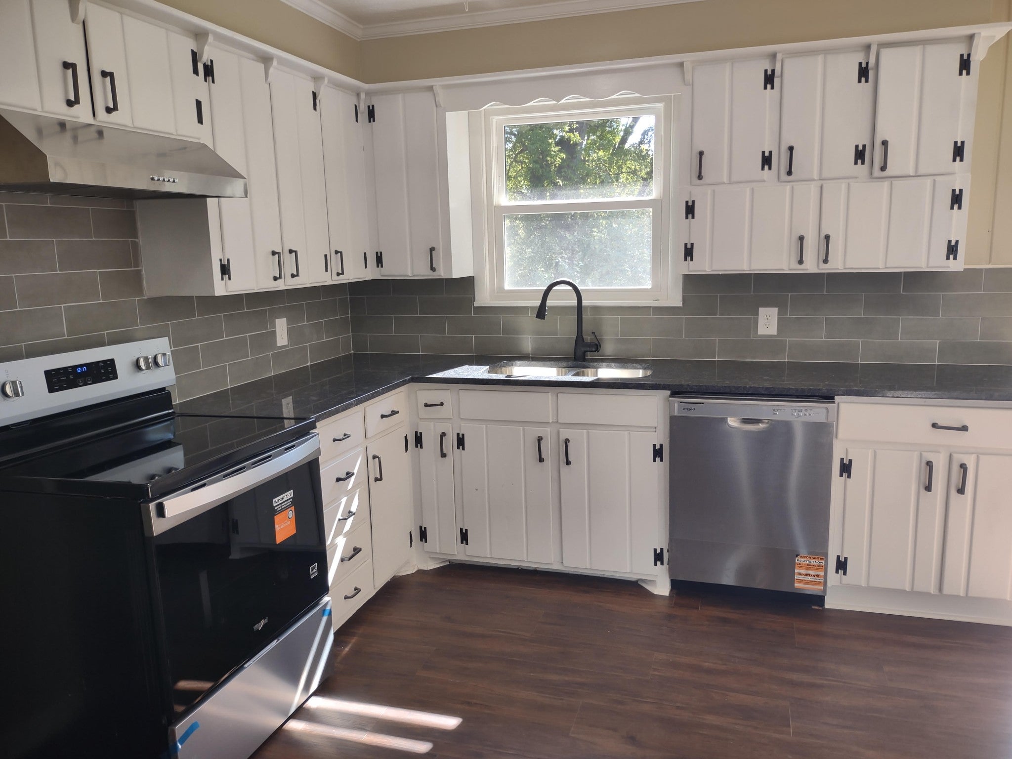 5035 Bonnameade Dr