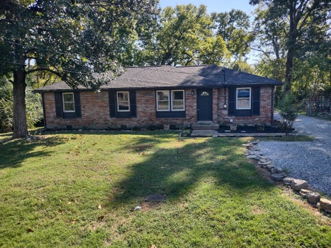 Photo of 5035 Bonnameade Dr, Hermitage, TN 37076 (MLS # 3626080)