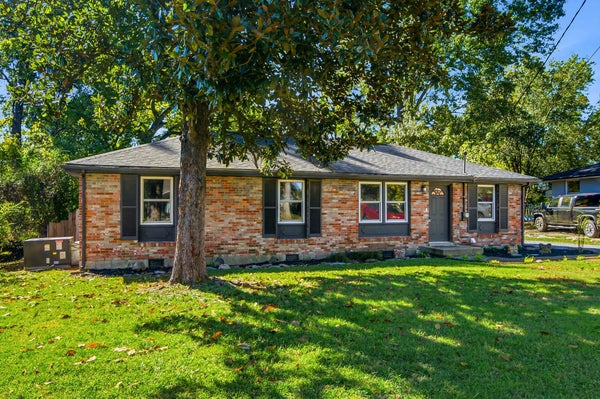 5035 BONNAMEADE DR, HERMITAGE, TN 37076 - Image 60eeefa42ff0afbcd264d94ae81496c0/468407620