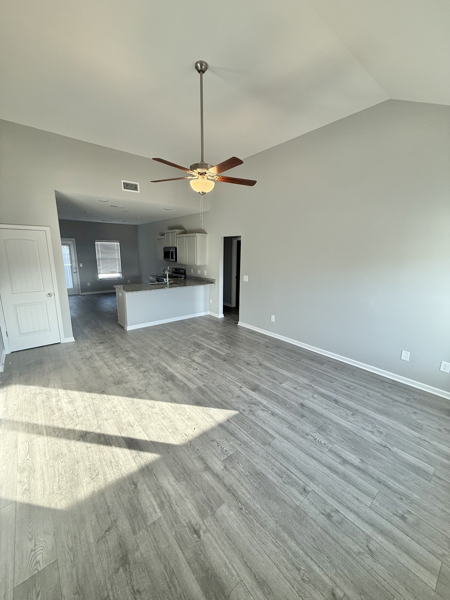 6 Stonehenge Cir