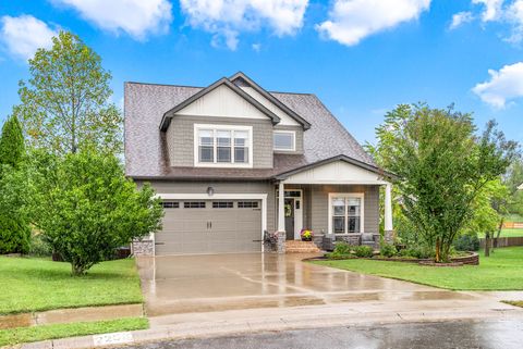 2253 Fairfax Dr Clarksville TN 37043