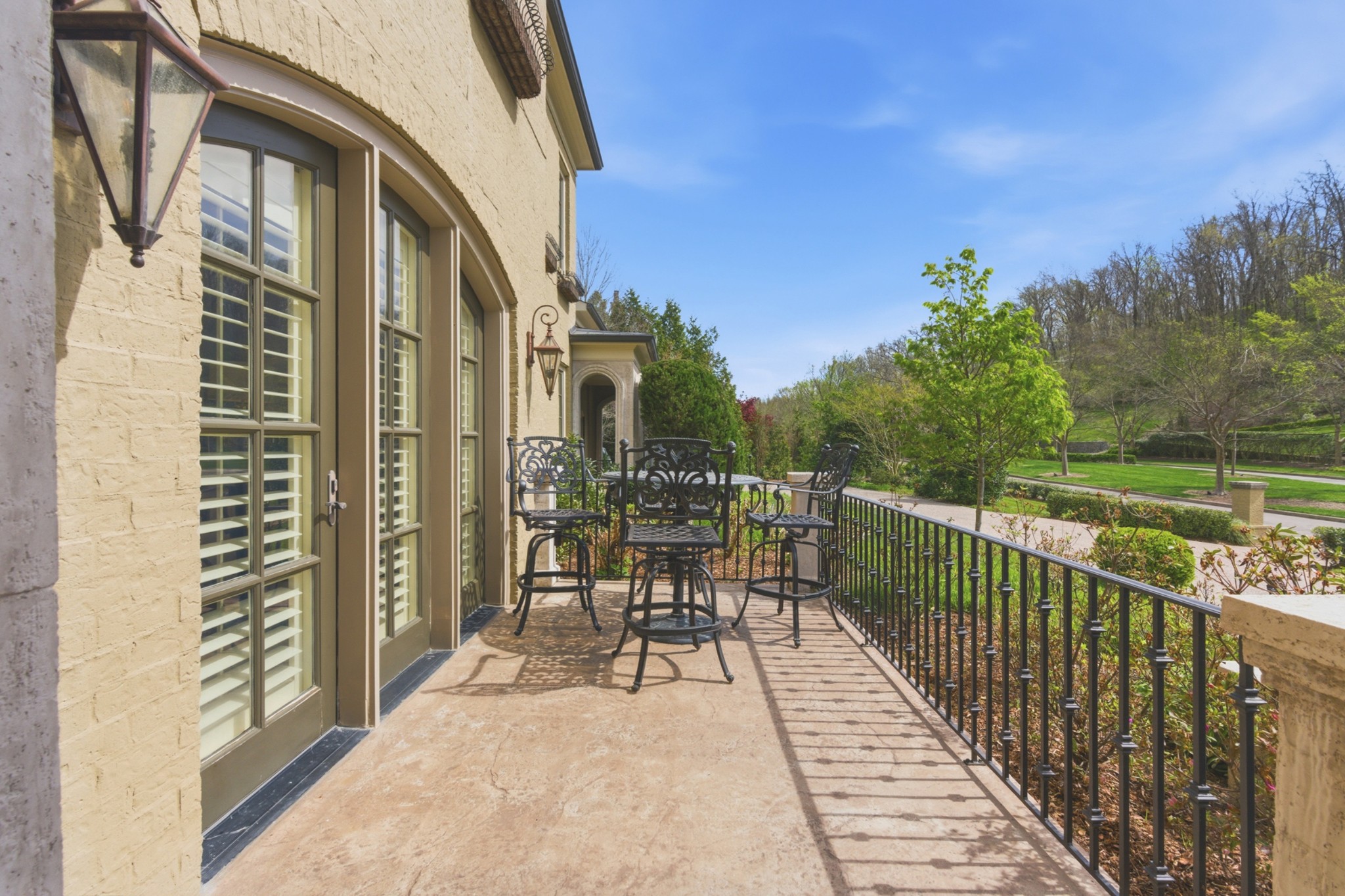 1606 Whispering Hills Dr