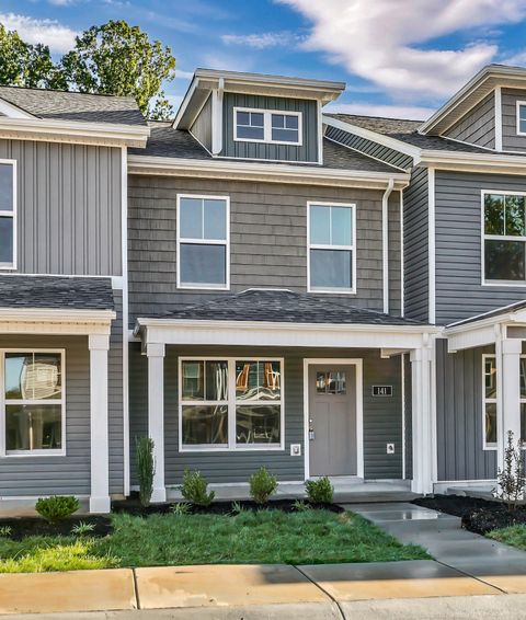 141 Quarry Point Dr Clarksville TN 37043