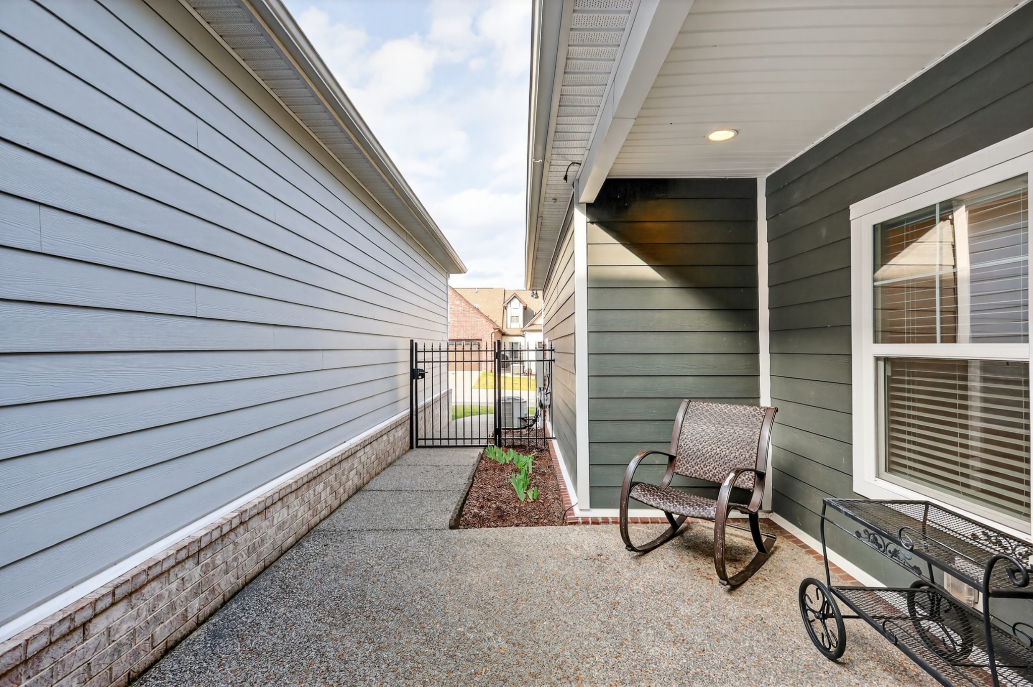 836 Cottage House Ln