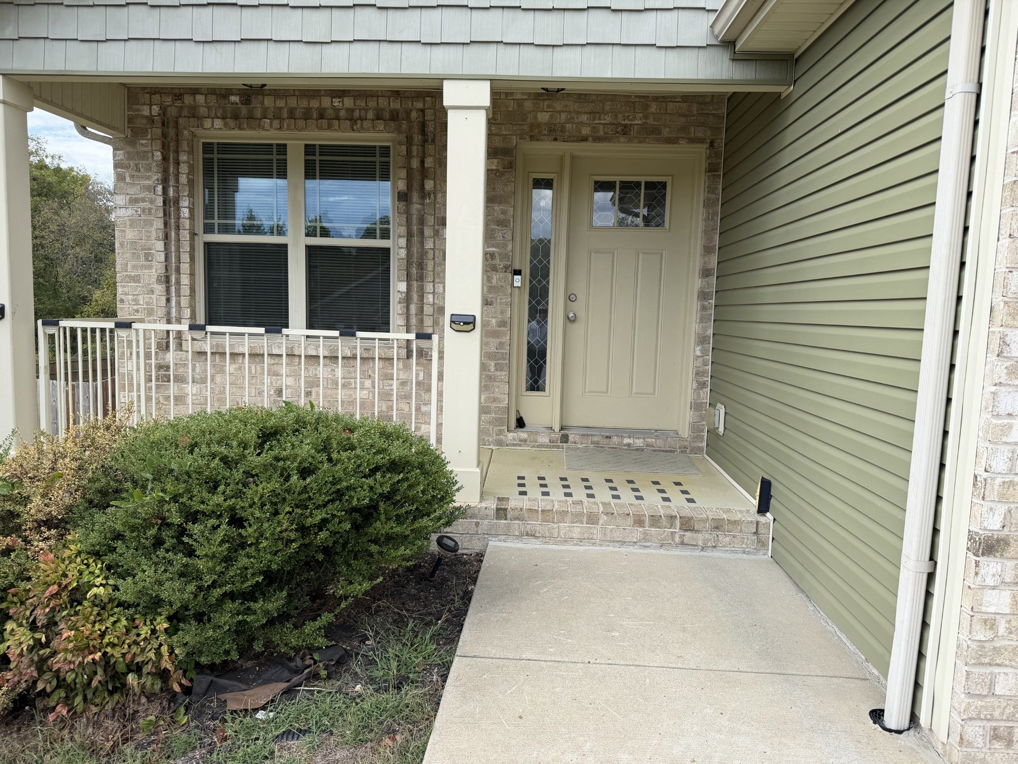 222 Hillview Way