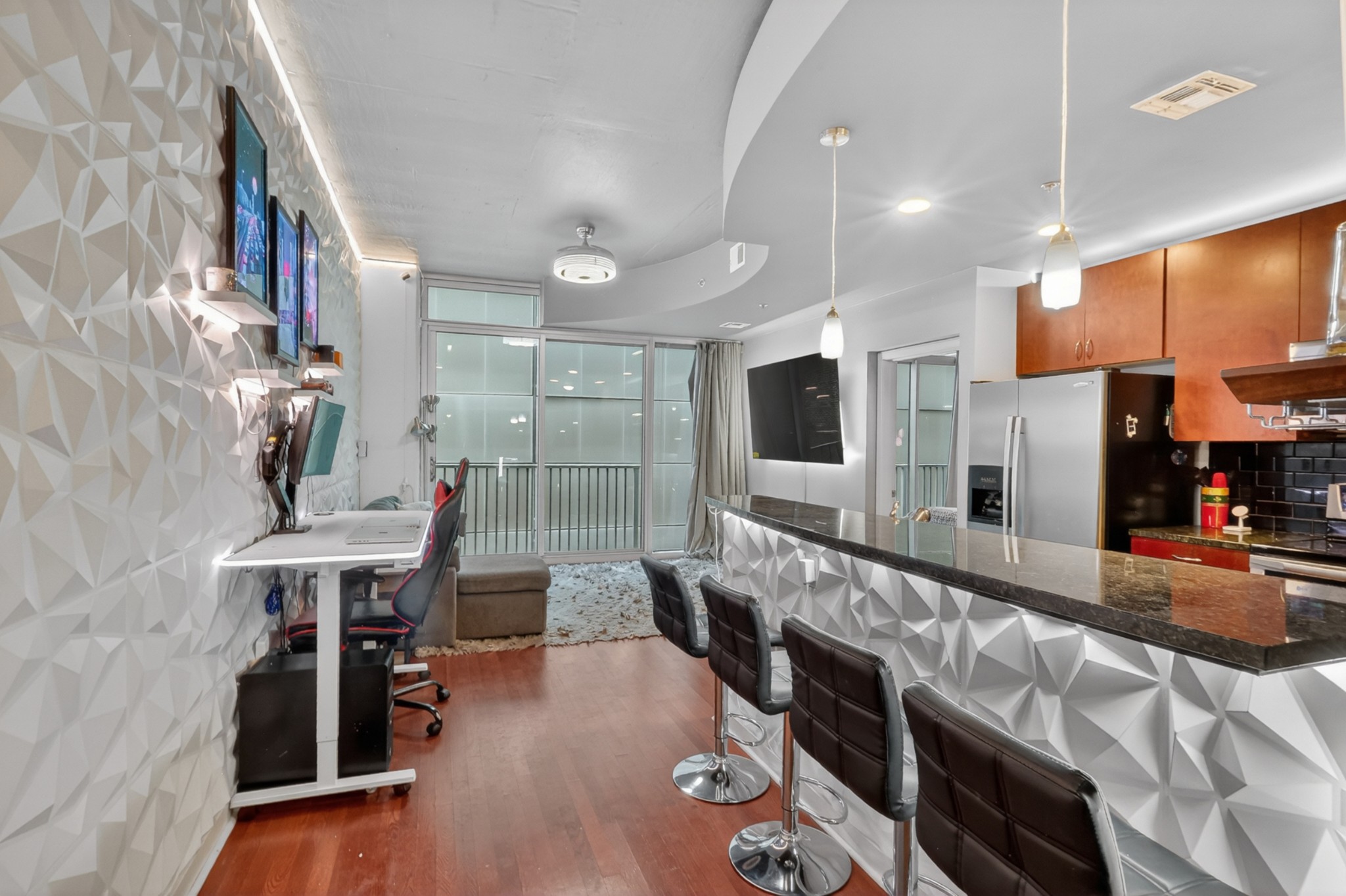 301 Demonbreun St 502