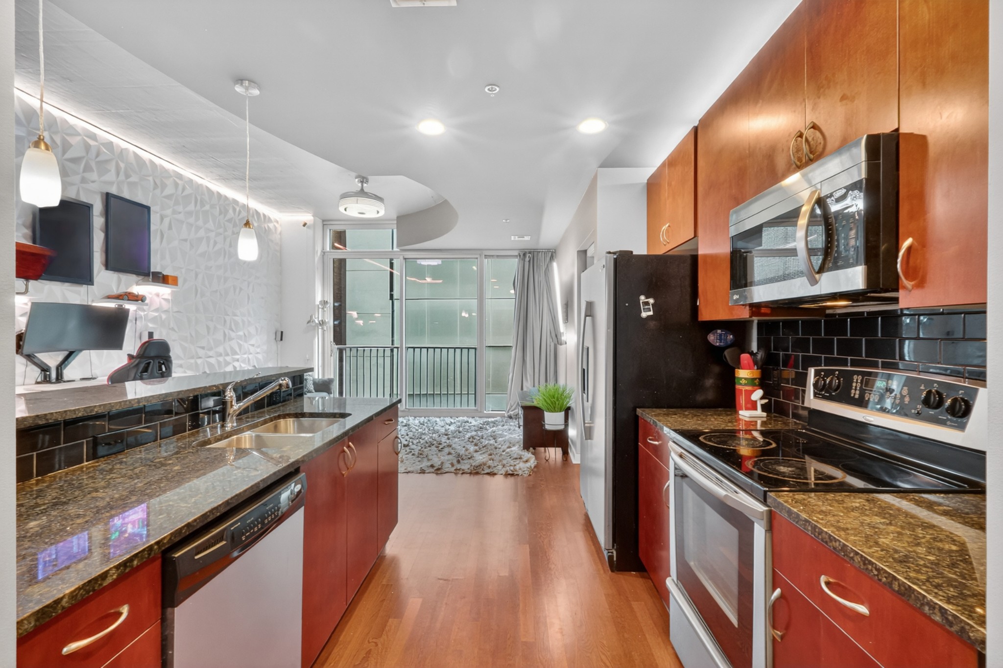 301 Demonbreun St 502