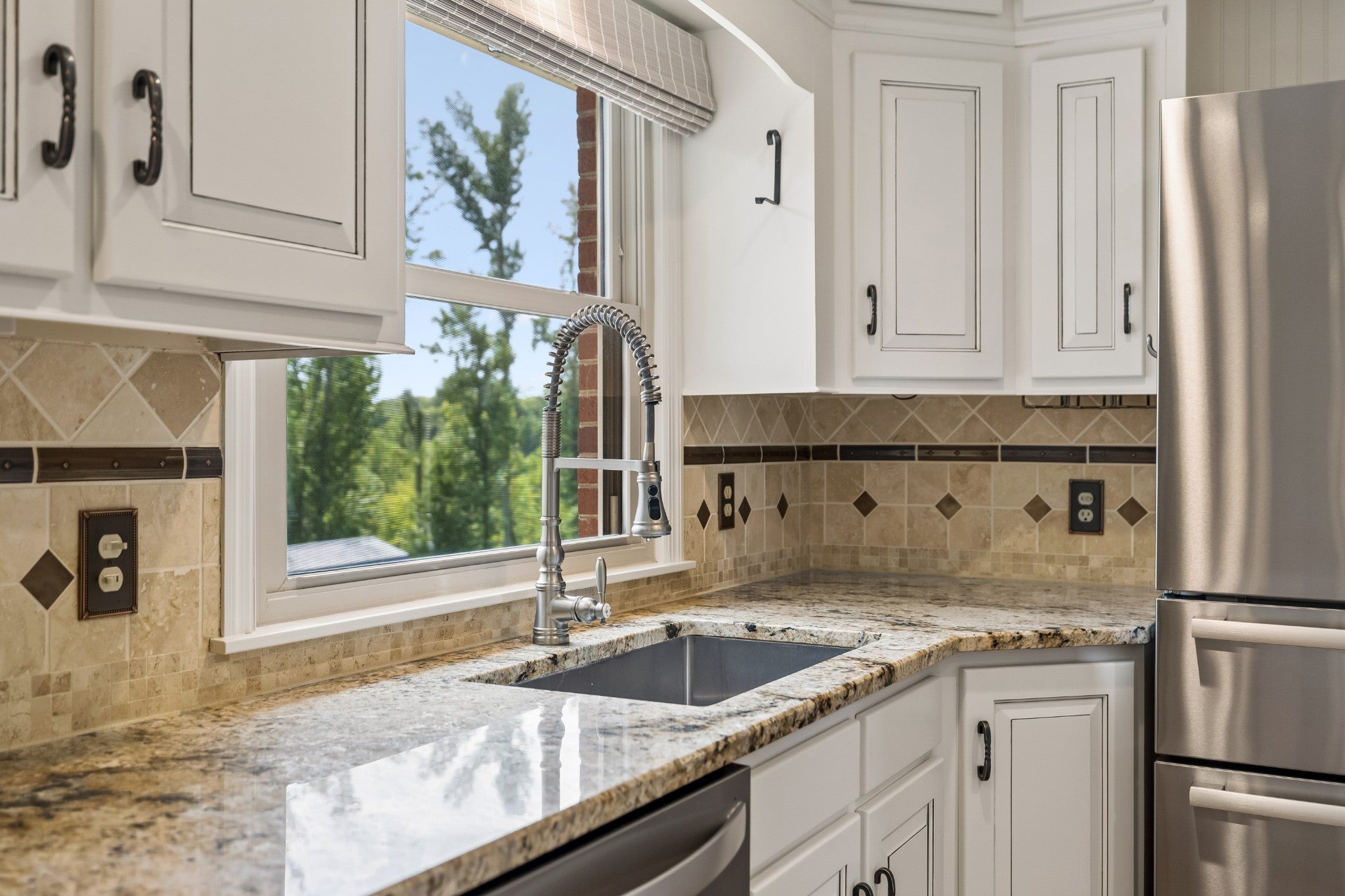 1411 Fairview Dr