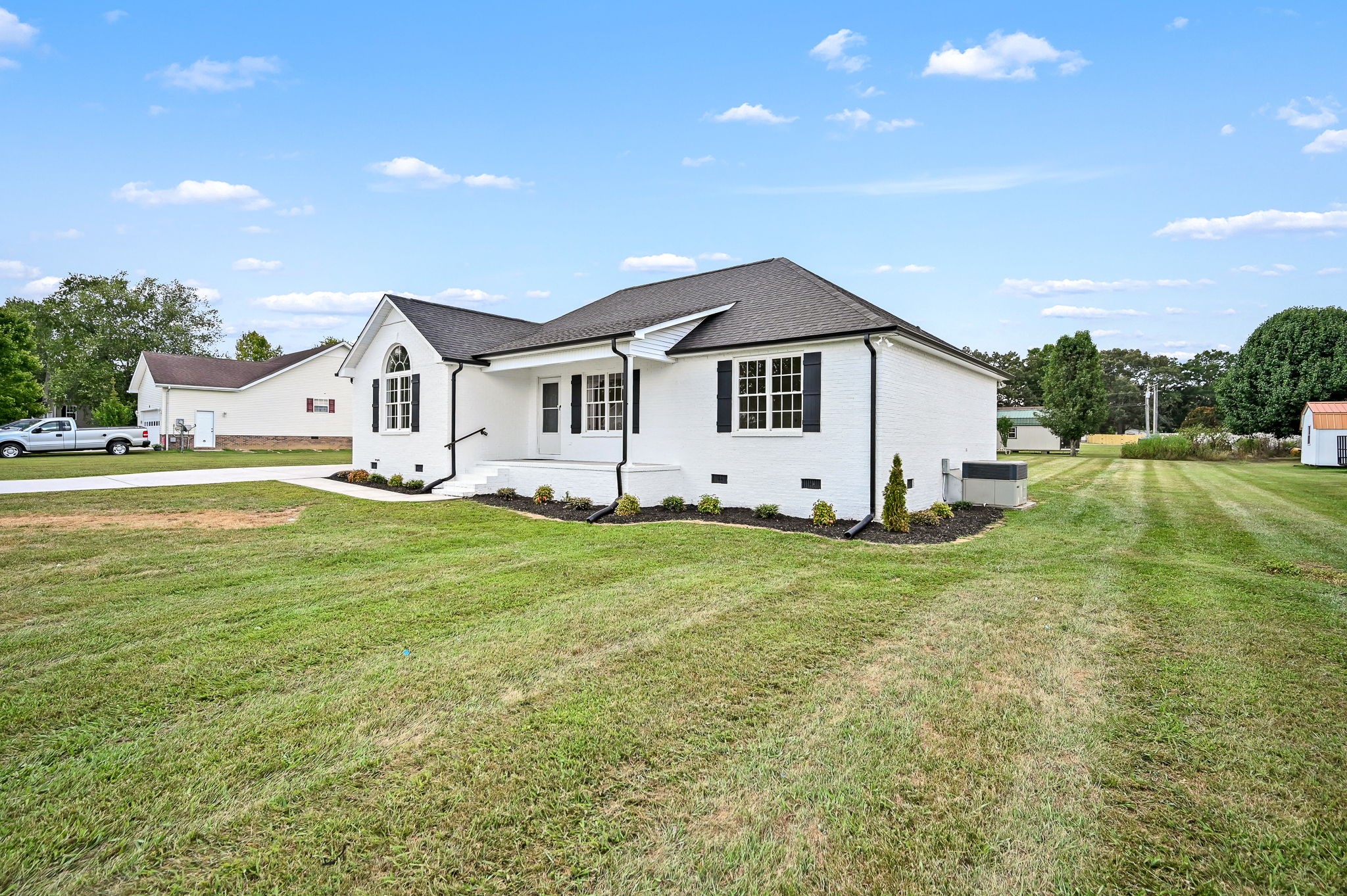 38 Falcon Dr