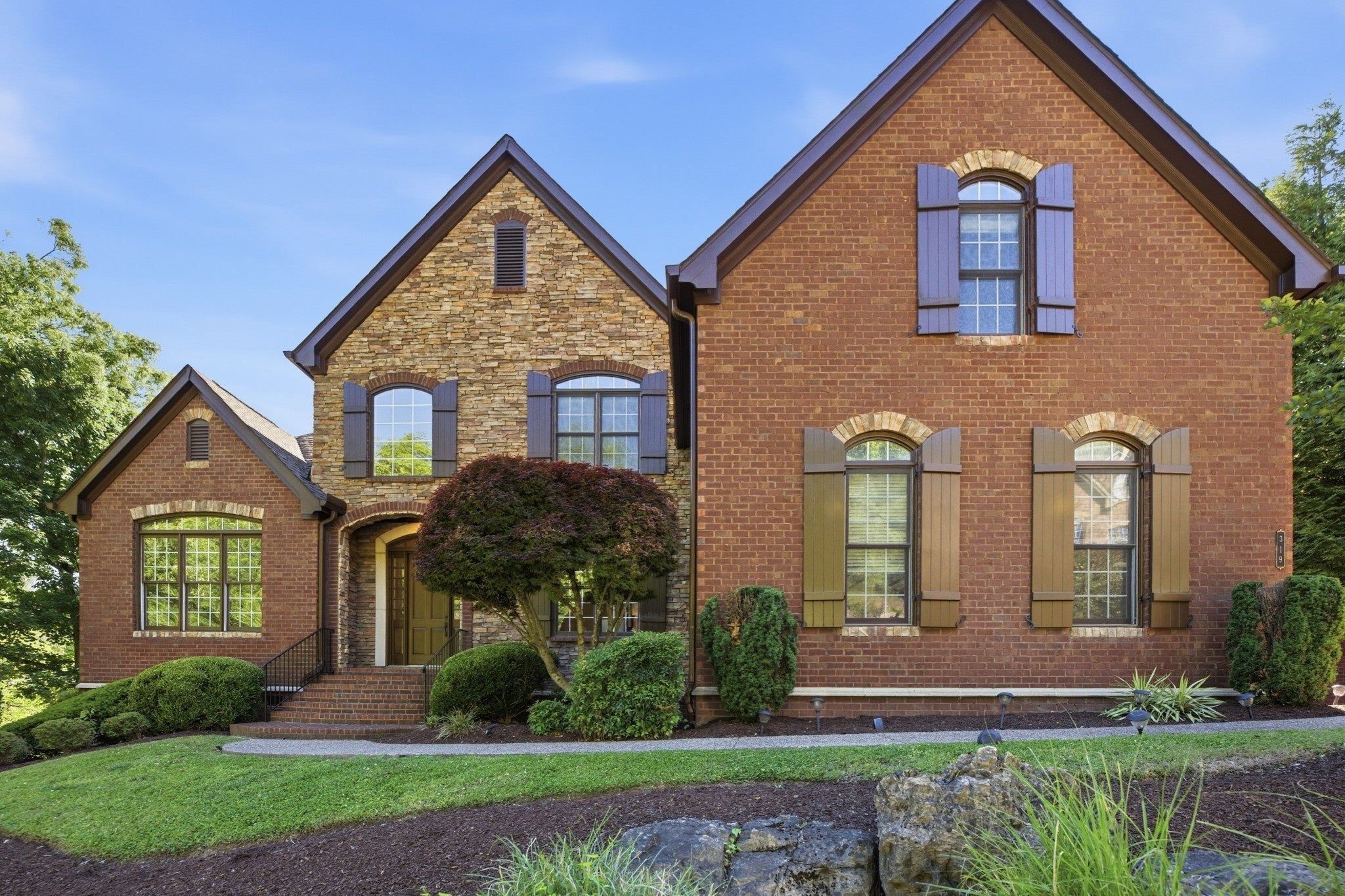 319 Hamlets End Way
