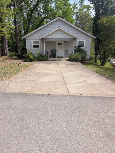 211 Central High St Dickson TN 37055