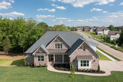 4037 Mandrake Pl Lebanon TN 37087