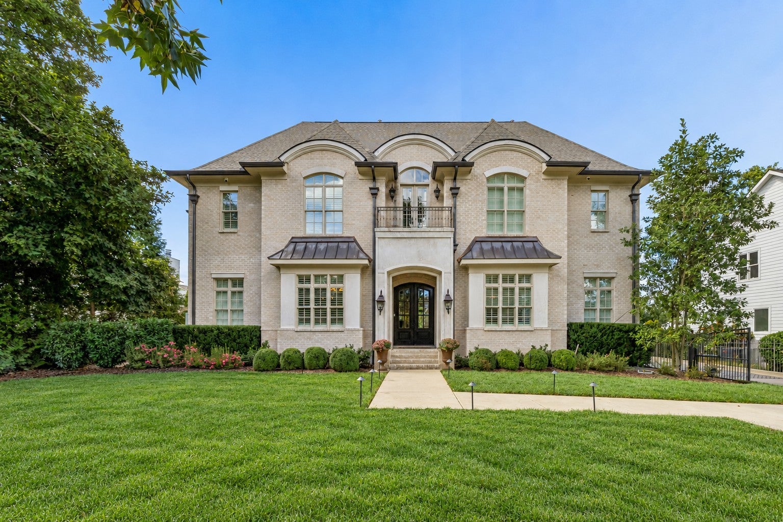 5-bed home for sale in Nashville, TN 37215, 4019 Vailwood Dr 4019 Vailwood Dr, Nashville TN 37215 5-bed home, photo 1 of 60