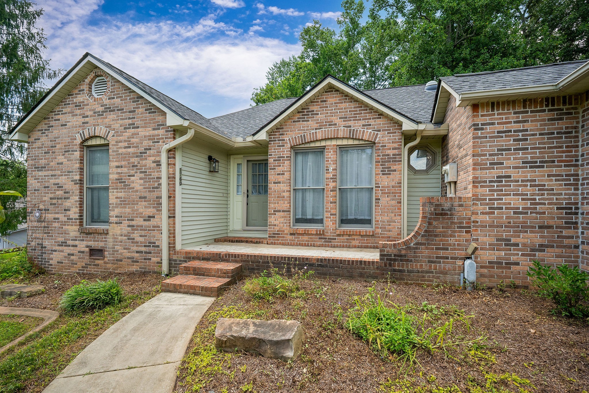 1760 Heathrow Dr