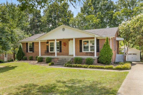 682 MIDWAY ST, LEWISBURG, TN 37091 - Image 6146a7a786cd242f77477b22f2fd1c19/3788818687