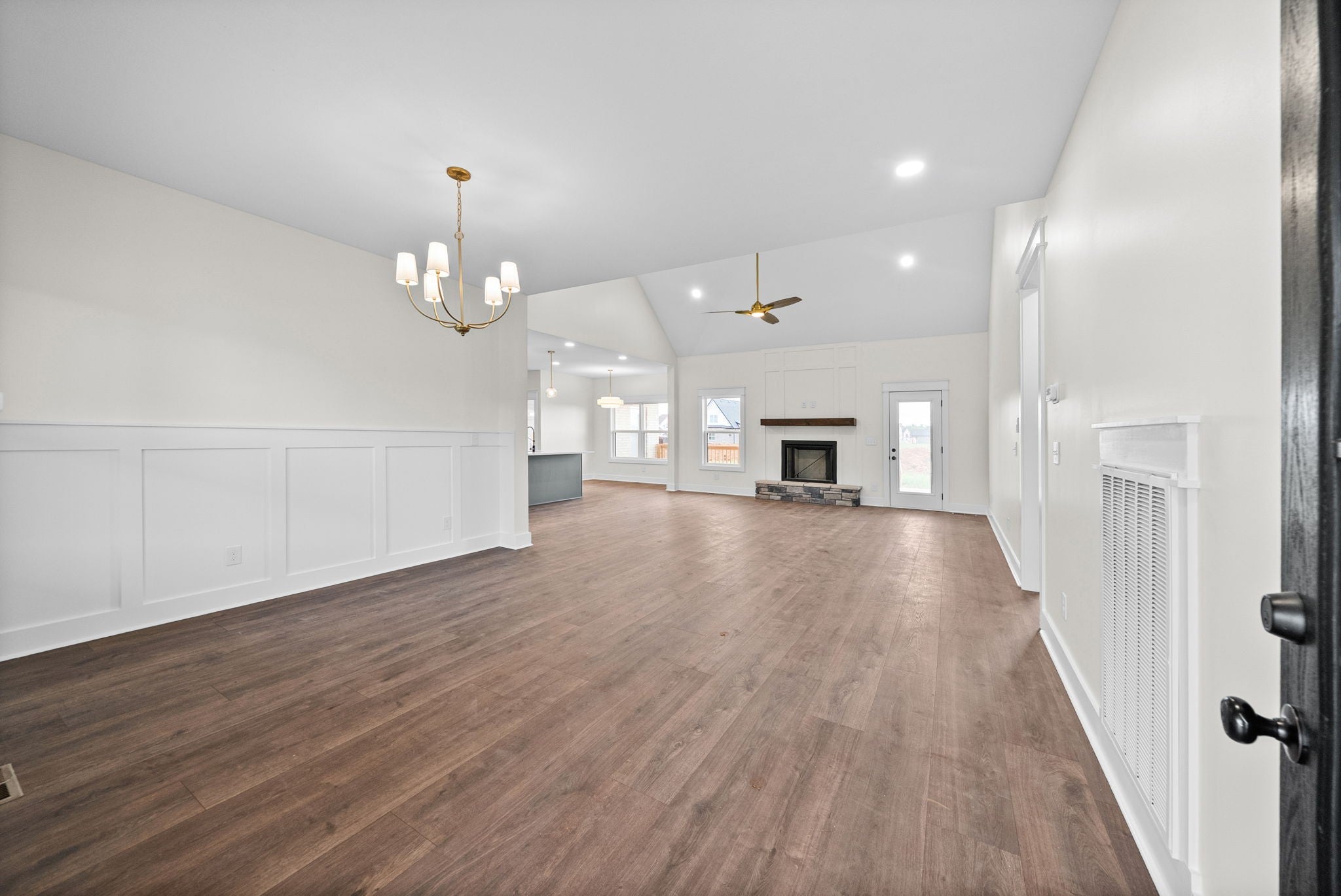 4923 Royal View Way