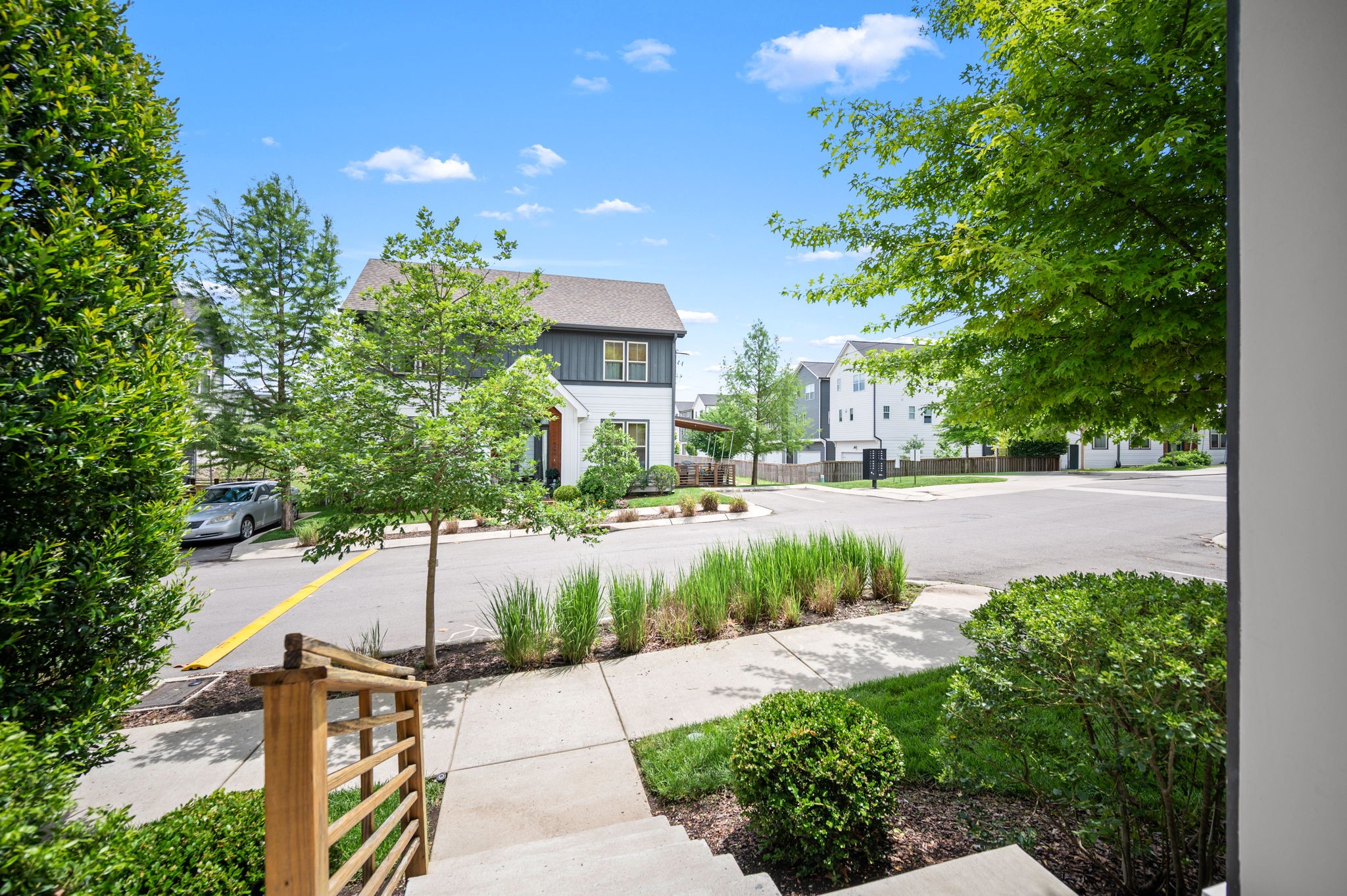 635 Nashua Ln