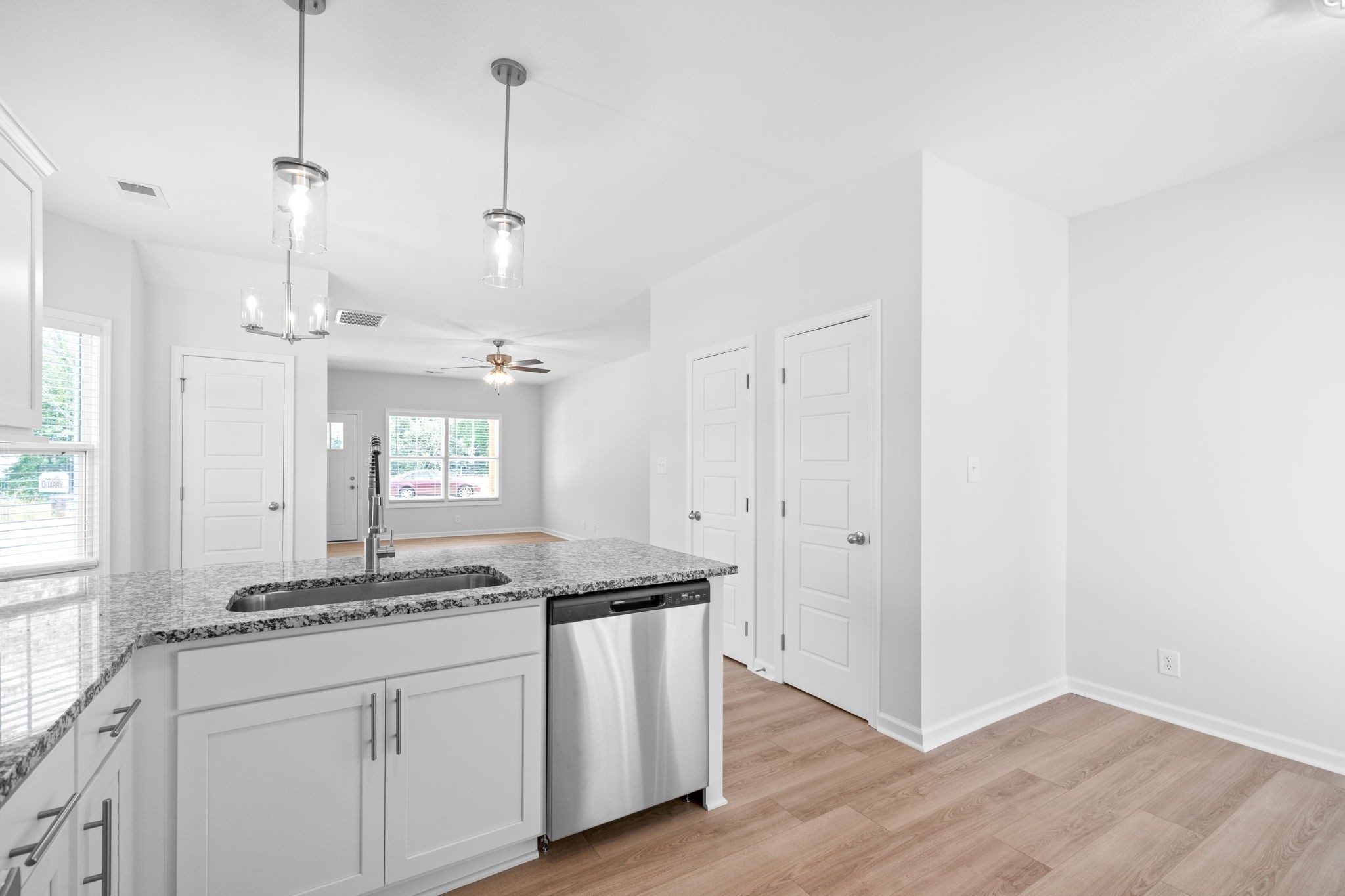 Clarksville, Tennessee 37043, United States, 2 Bedrooms Bedrooms, ,3 BathroomsBathrooms,Residential,Active,143629