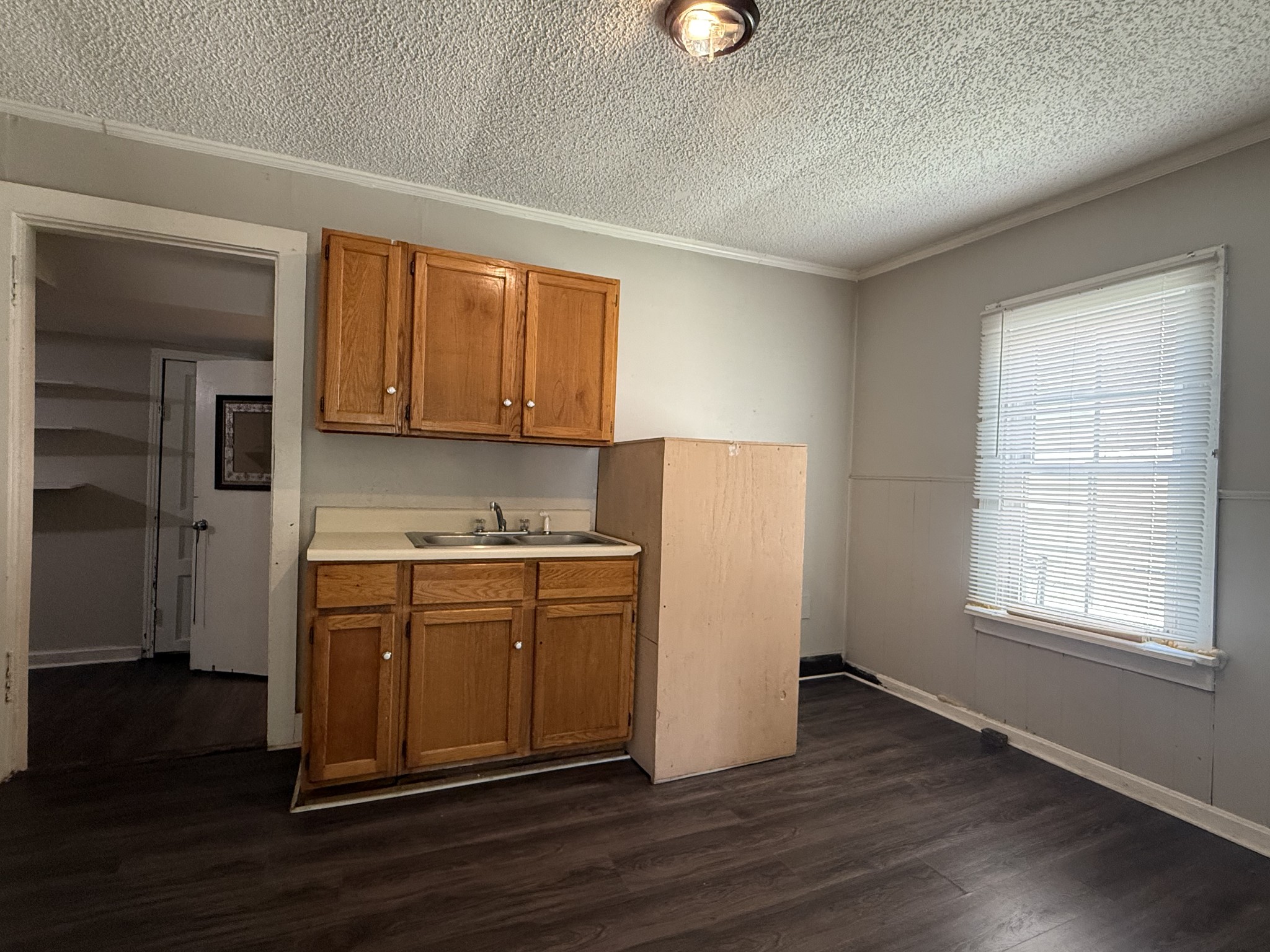 1627 Old Highway 31 E