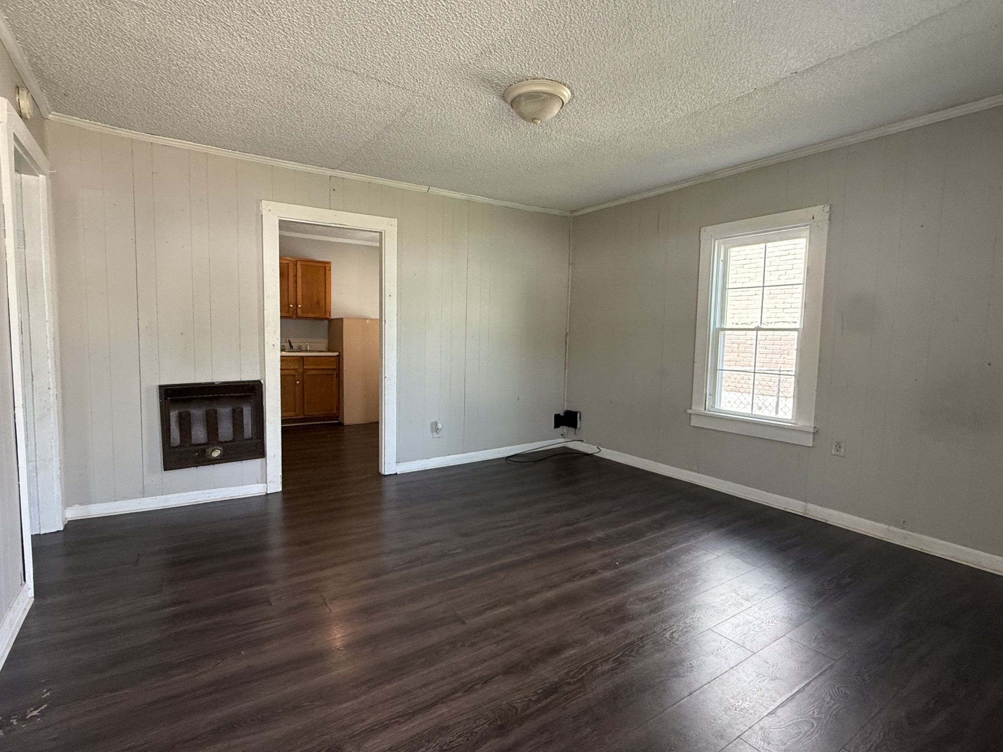 1627 Old Highway 31 E