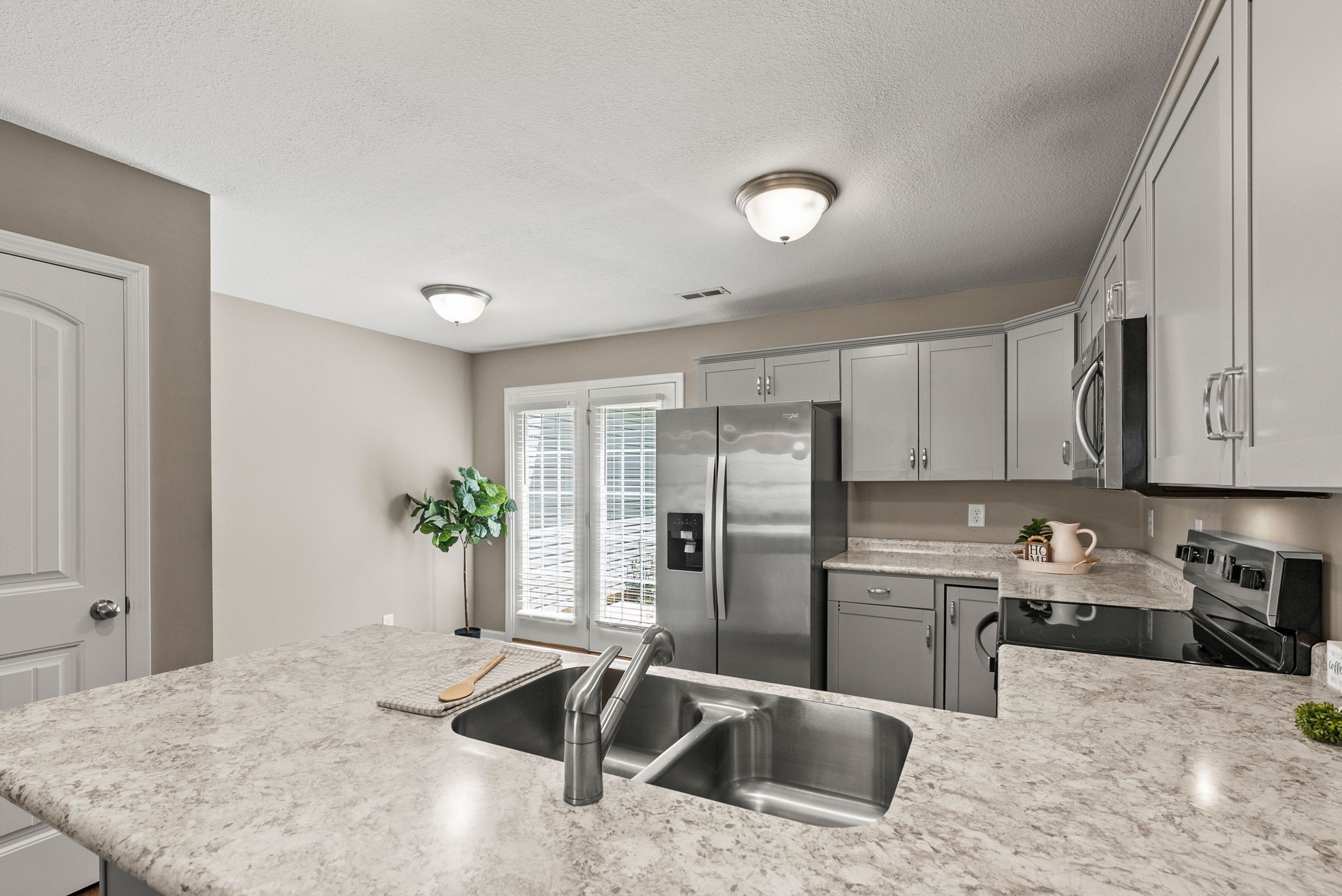 Clarksville, Tennessee 37040, United States, 2 Bedrooms Bedrooms, ,3 BathroomsBathrooms,Residential,Active,174437