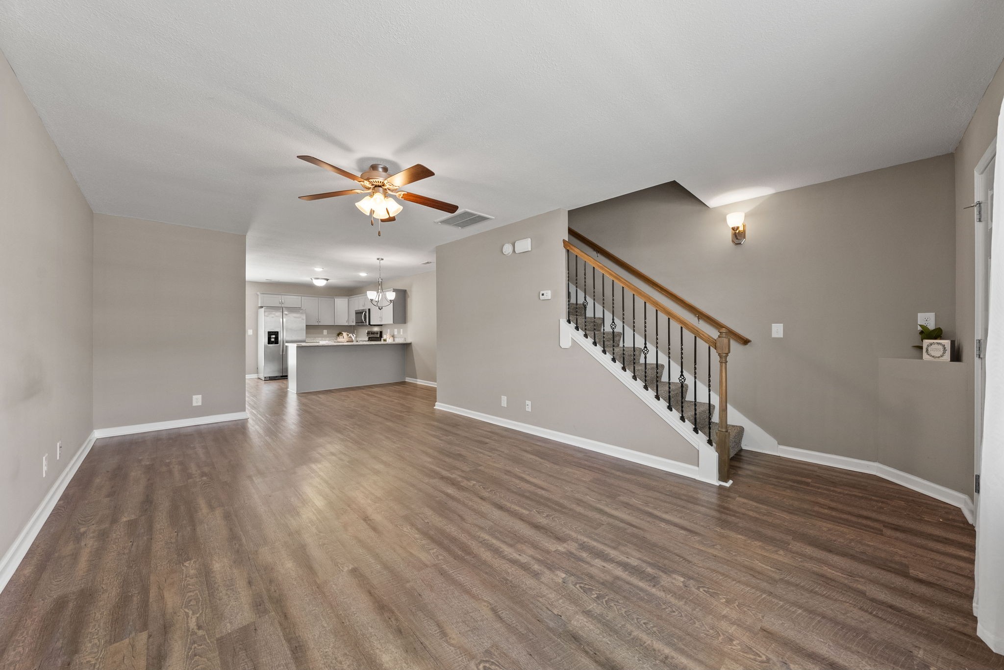 Clarksville, Tennessee 37040, United States, 2 Bedrooms Bedrooms, ,3 BathroomsBathrooms,Residential,Active,174437