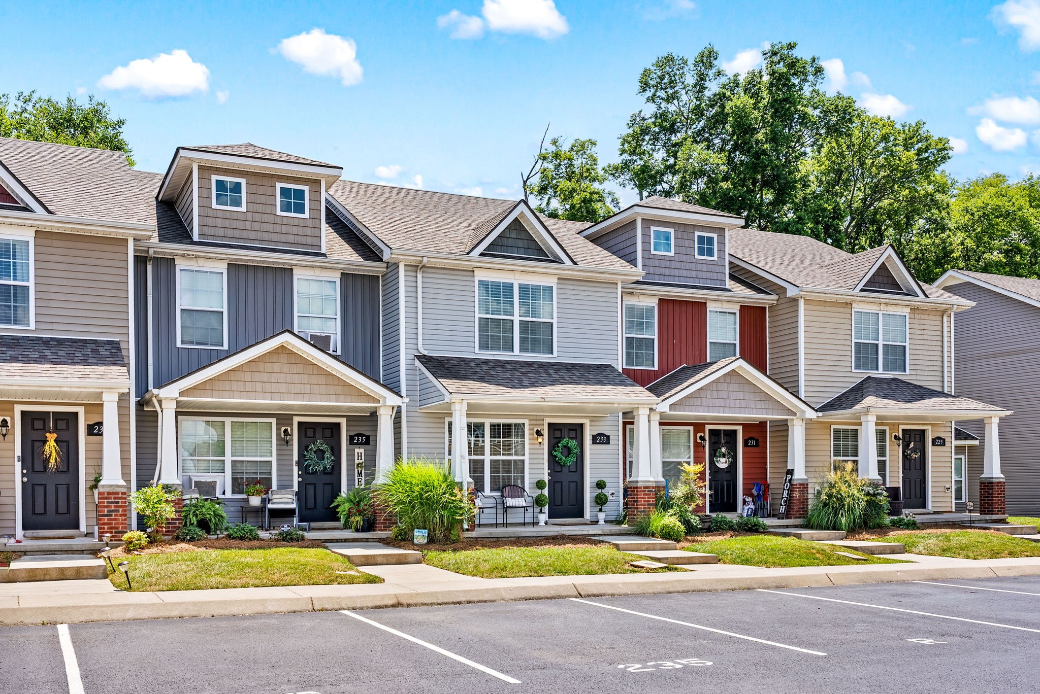 Clarksville, Tennessee 37040, United States, 2 Bedrooms Bedrooms, ,3 BathroomsBathrooms,Residential,Active,174437