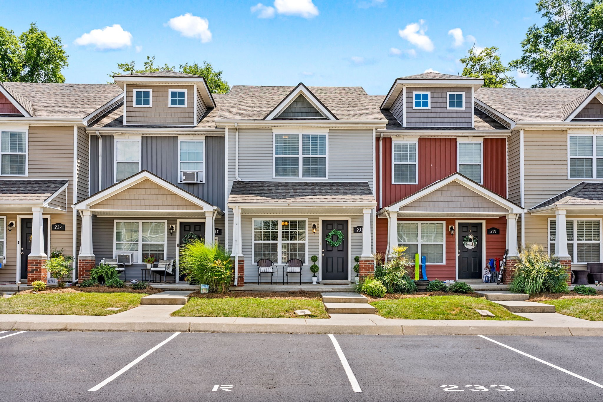 Clarksville, Tennessee 37040, United States, 2 Bedrooms Bedrooms, ,3 BathroomsBathrooms,Residential,Active,174437