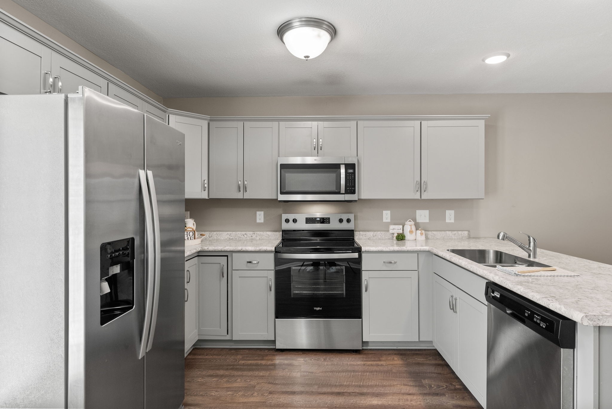 Clarksville, Tennessee 37040, United States, 2 Bedrooms Bedrooms, ,3 BathroomsBathrooms,Residential,Active,174437