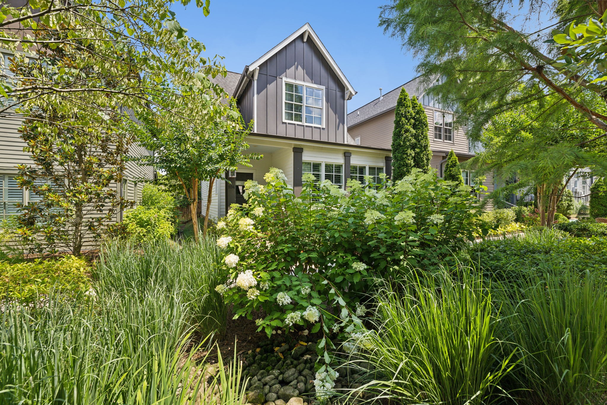 104 Cottage Ln