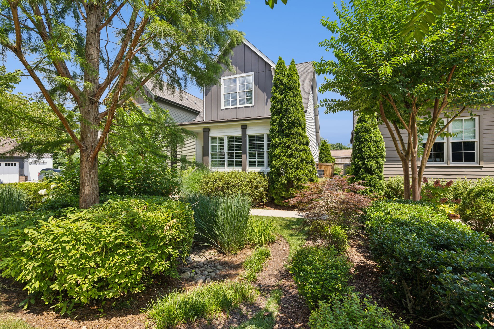 104 Cottage Ln