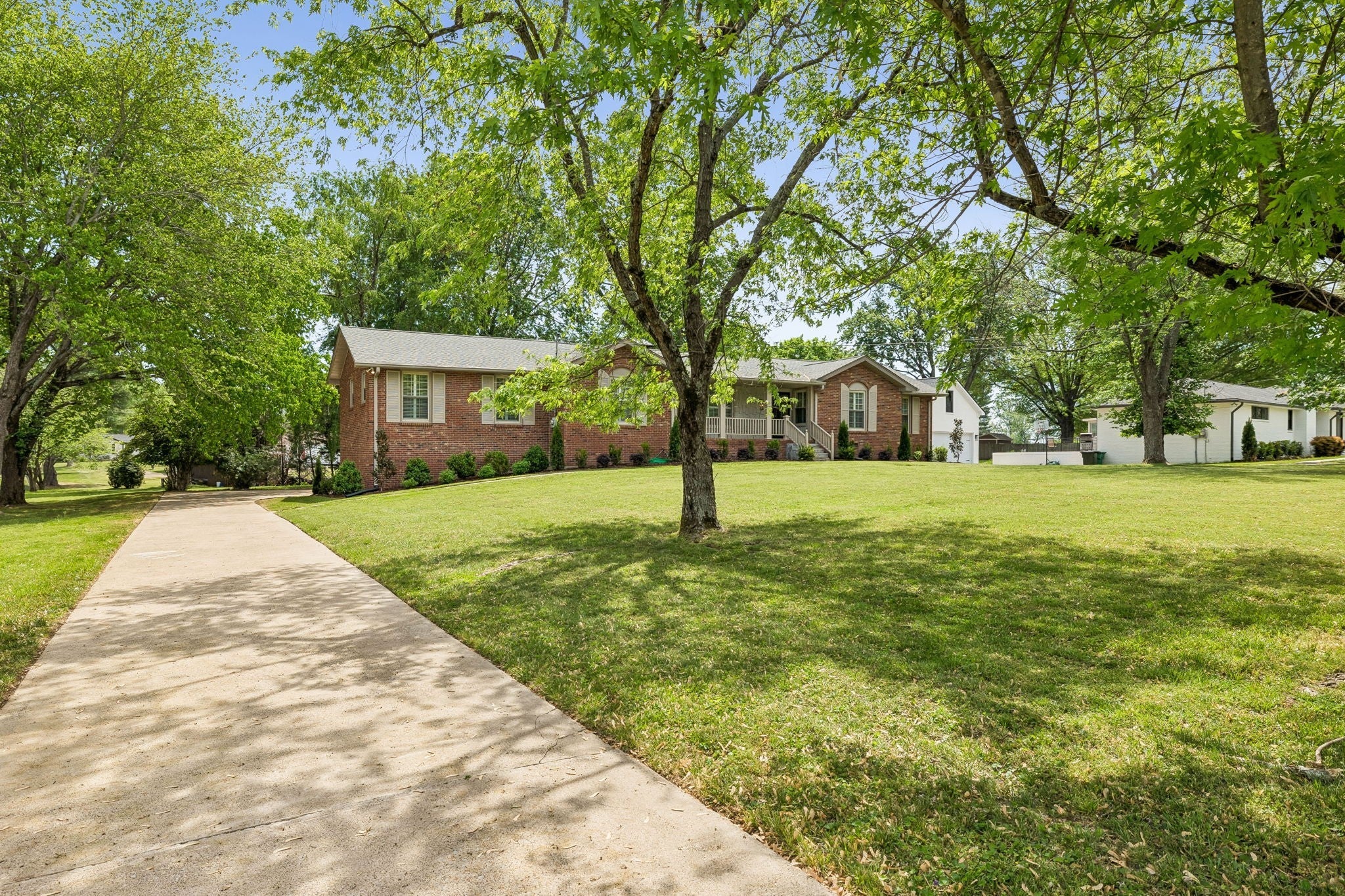 281 Lake Terrace Dr