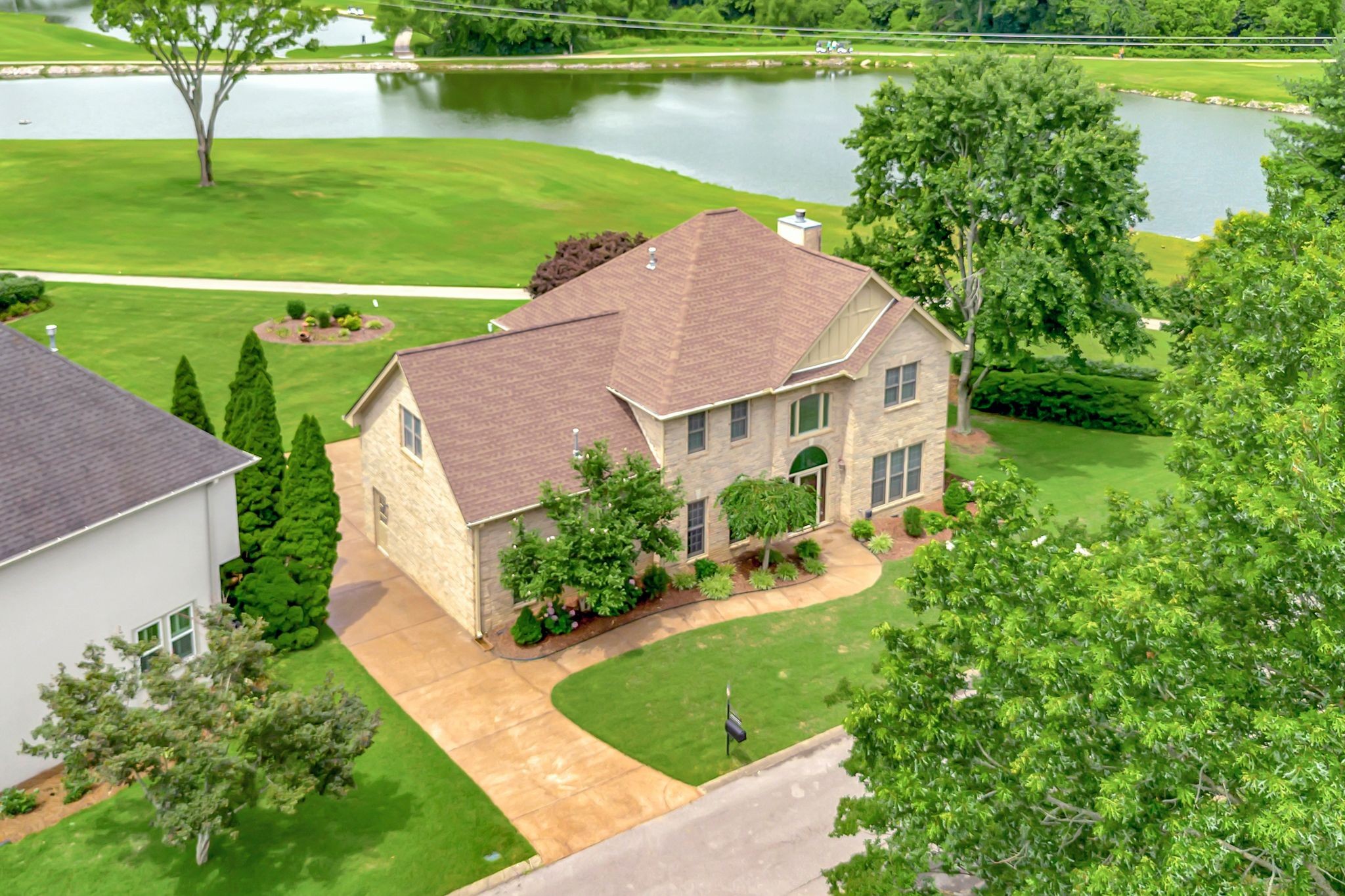 395 Glendower Pl