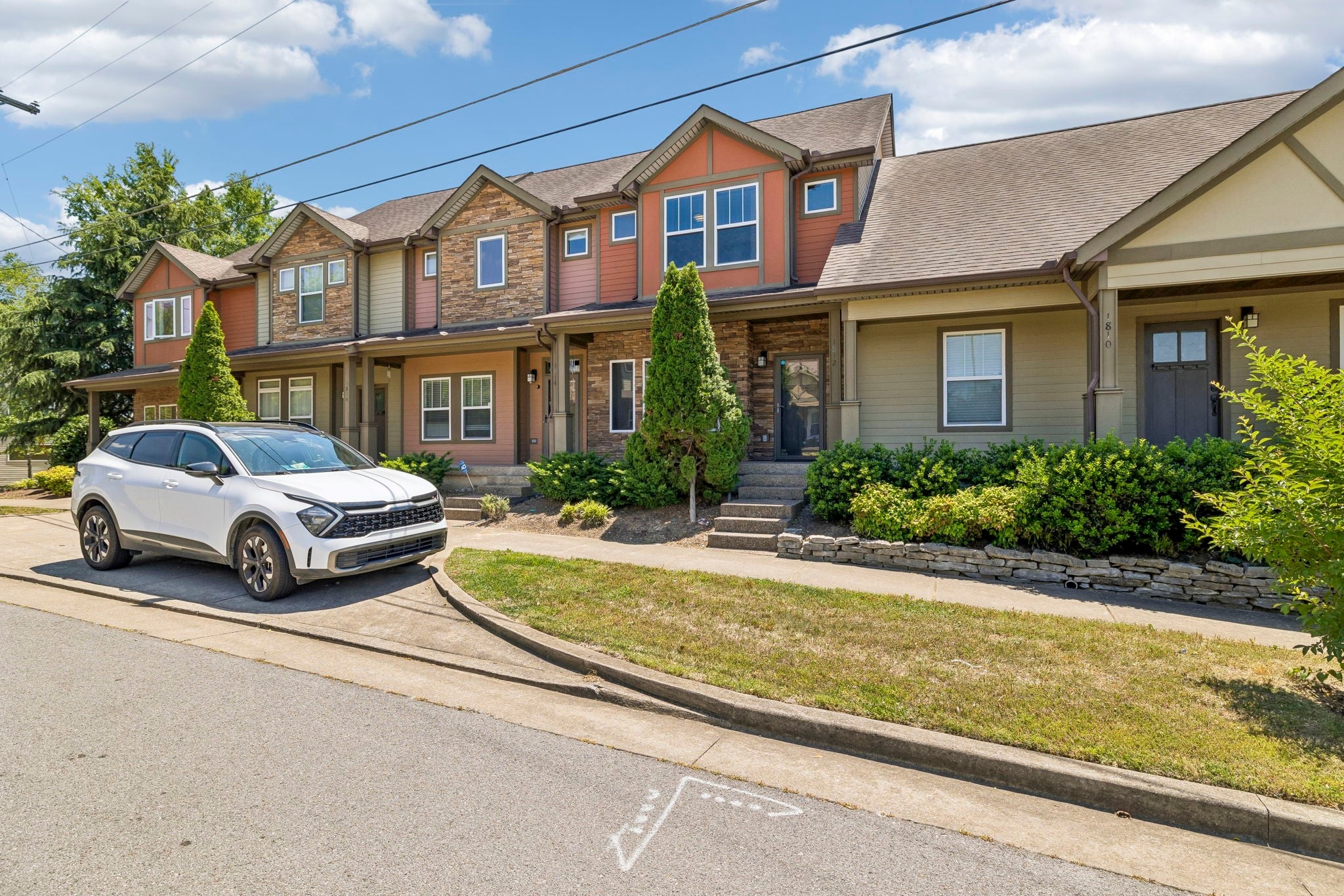 1812 Isabelle Ct