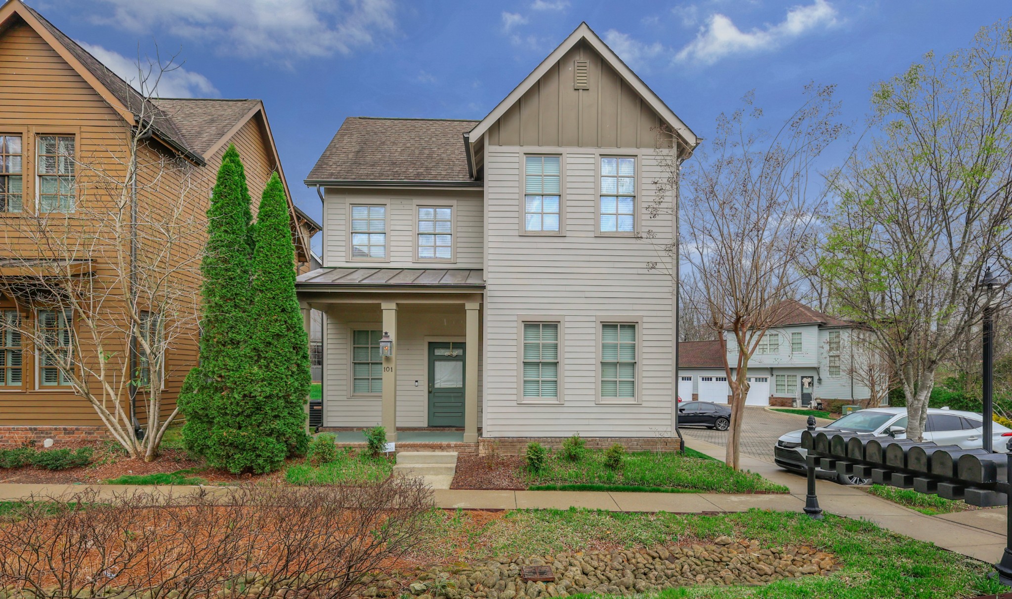 101 Cottage Ln N