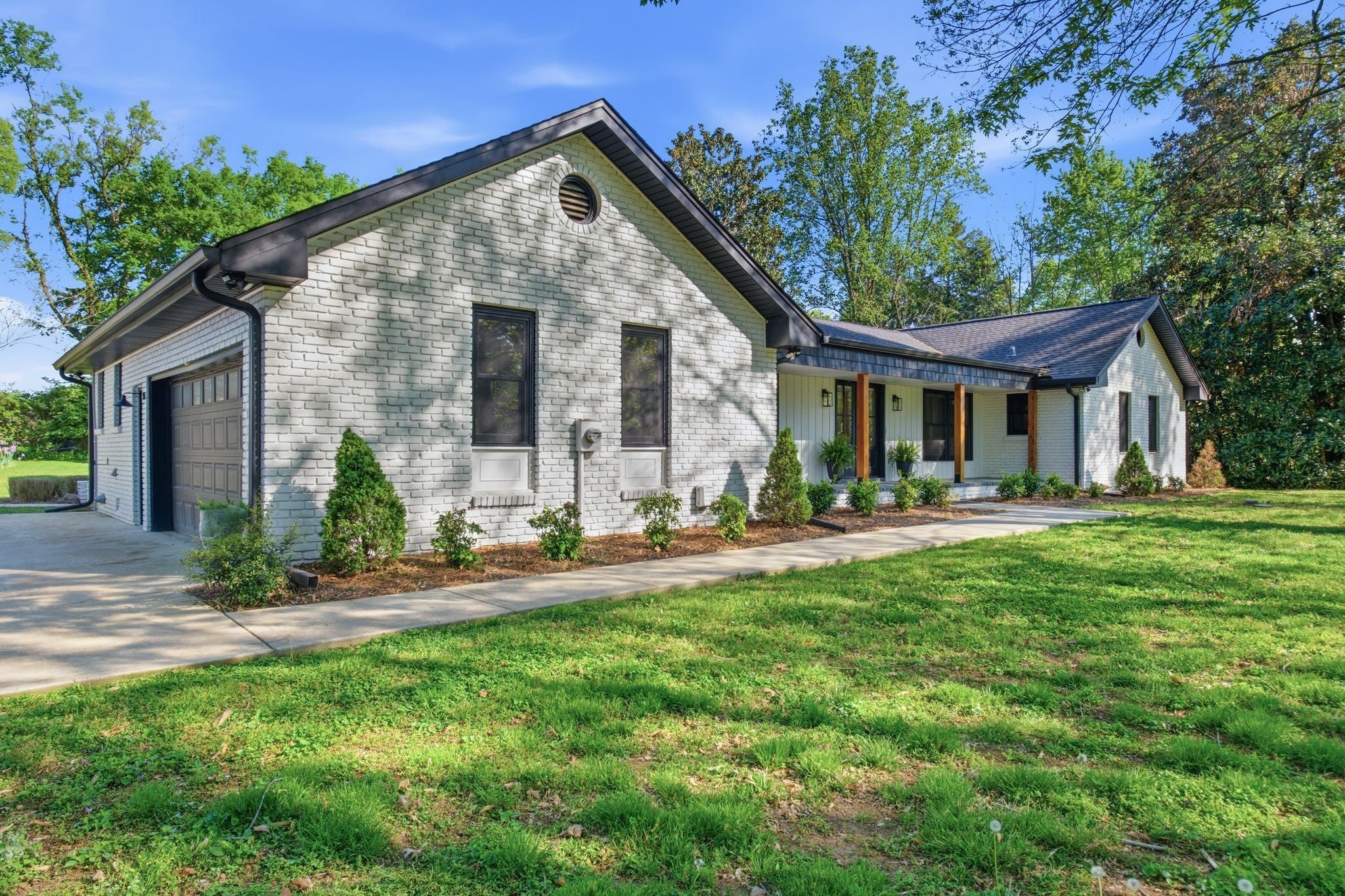 301 Rosebrook Dr