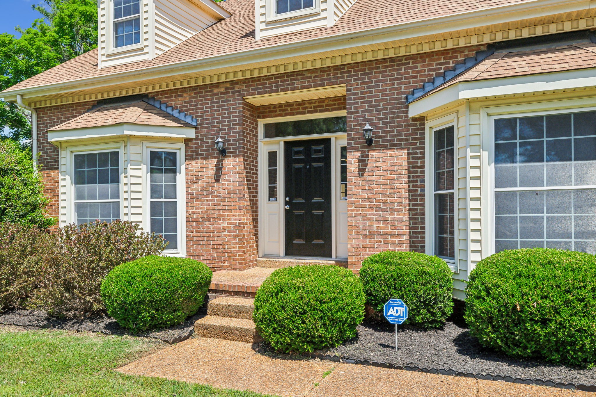 2403 Franklin Ln