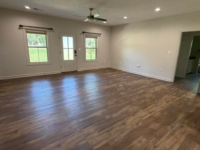 320 HAWTHORNE LN