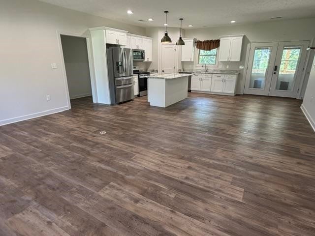 320 HAWTHORNE LN